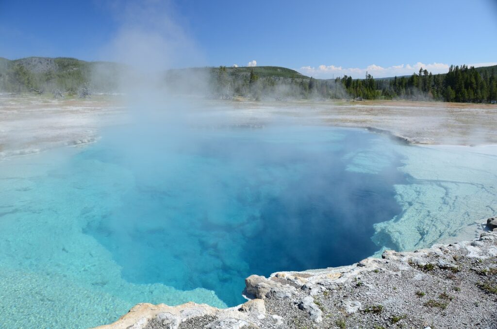 sapphire pool, thermal feature, yellowstone-63550.jpg